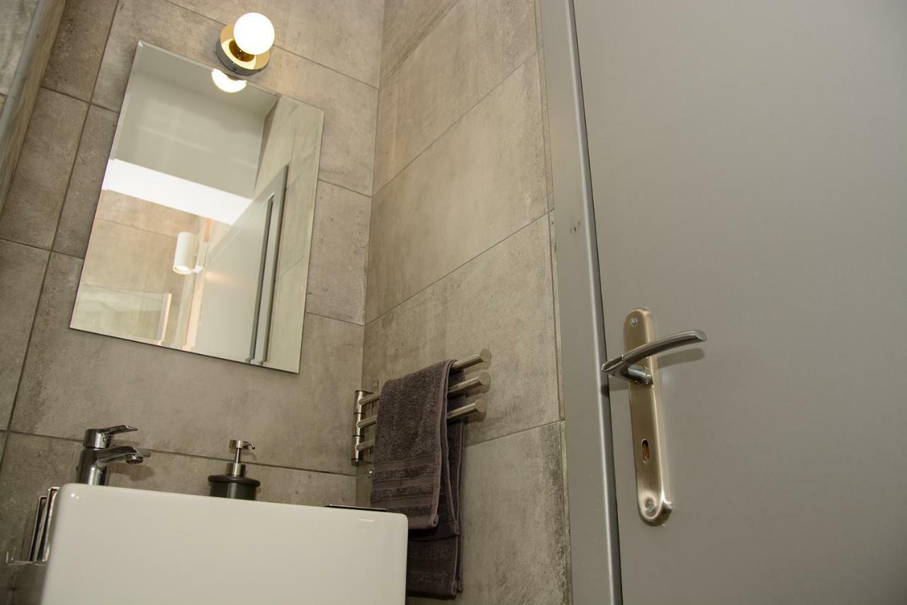 אתונה Comfy Brand New Apt Near Acropolis Museum מראה חיצוני תמונה